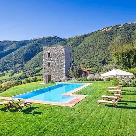 Sleeps 8 Pool Air Con Wifi Willa *