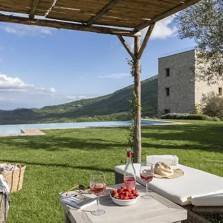 Sleeps 8 Pool Air Con Wifi Palazzo Guglielmi