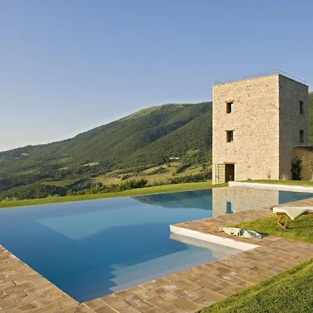 Sleeps 8 Pool Air Con Wifi Villa *