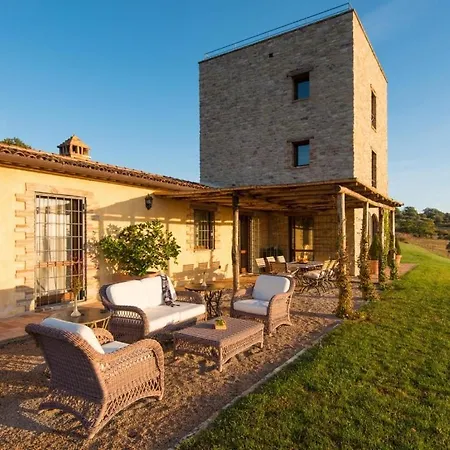 Sleeps 8 Pool Air Con Wifi